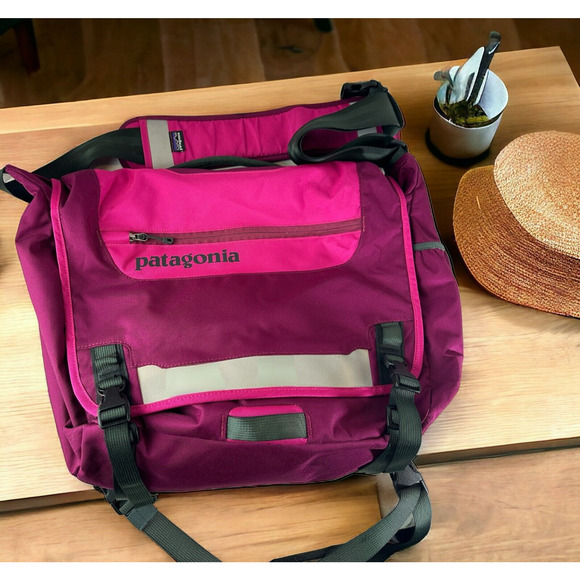 Patagonia Handbags - Patagonia Half Mass Messenger Cross Body Shoulder Laptop Bag Two Toned Pink